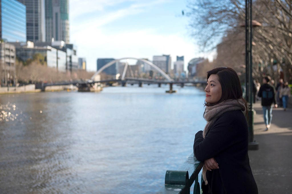 melbourne yarra river woman